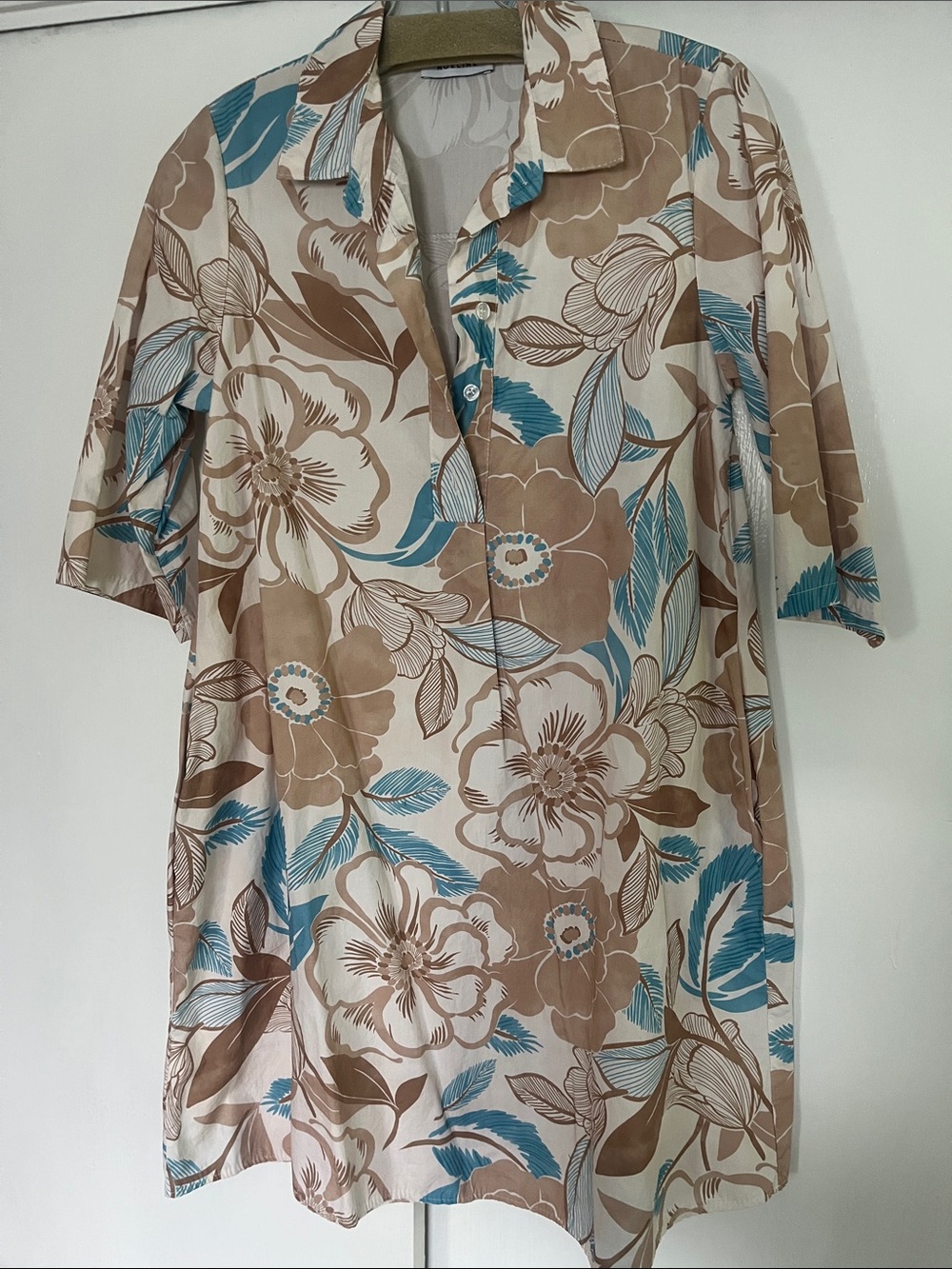 Neutral & Teal Floral Button-Up Shirt